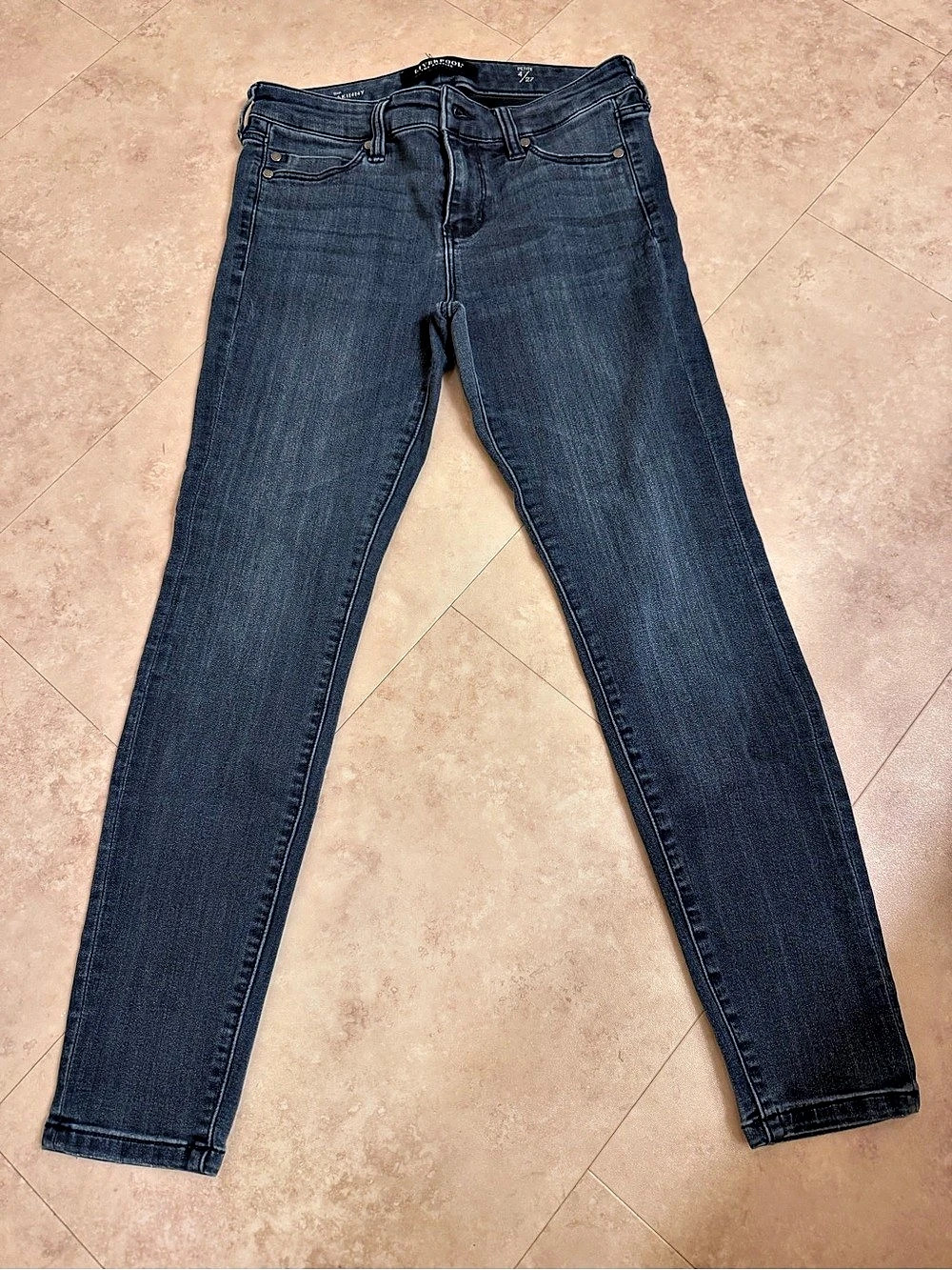 Liverpool Ankle Skinny Jeans Black Size 4P Like New